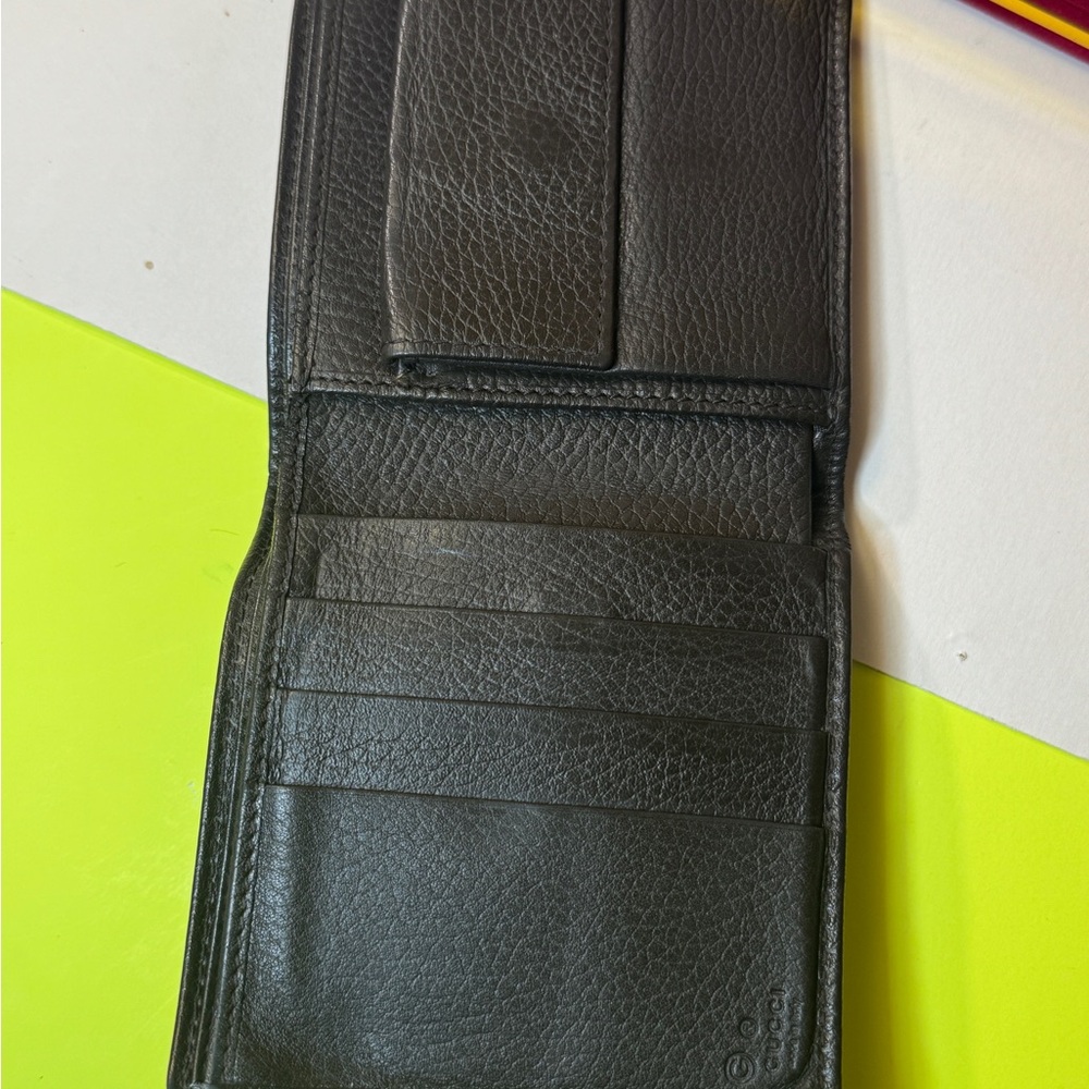 Gucci Classic Black Sofa Leather Men's Bifold Wallet in good condition - Picture 10 of 15